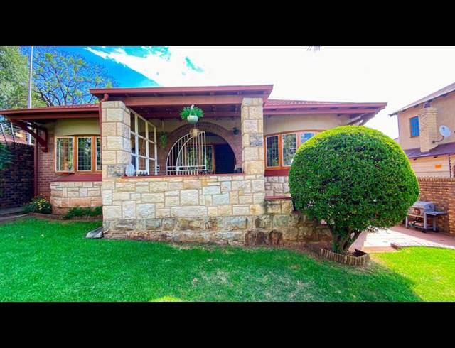 3 BEDROOM HOUSE FOR SALE IN KENSINGTON